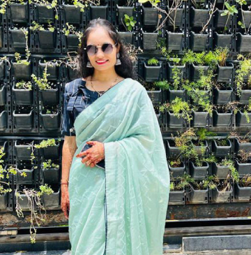 Katariya Global's co-founder and legal advisor, Mrs. Sonal Jain, is an authority on corporate governance and compliance.